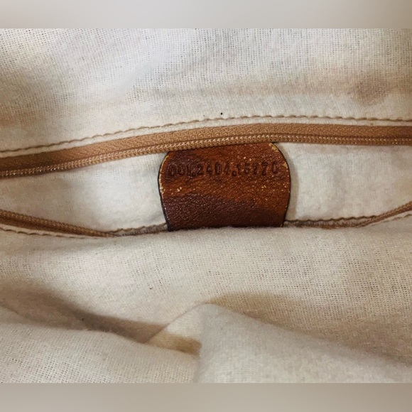 Gucci Bamboo Leather Shoulder Bag - Picture 8 of 14